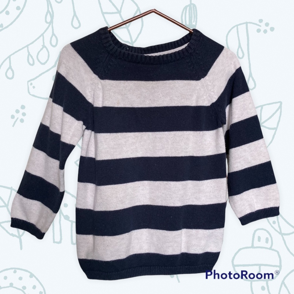 H&M striped sweater white and navy blue. Size 1/2-2Y